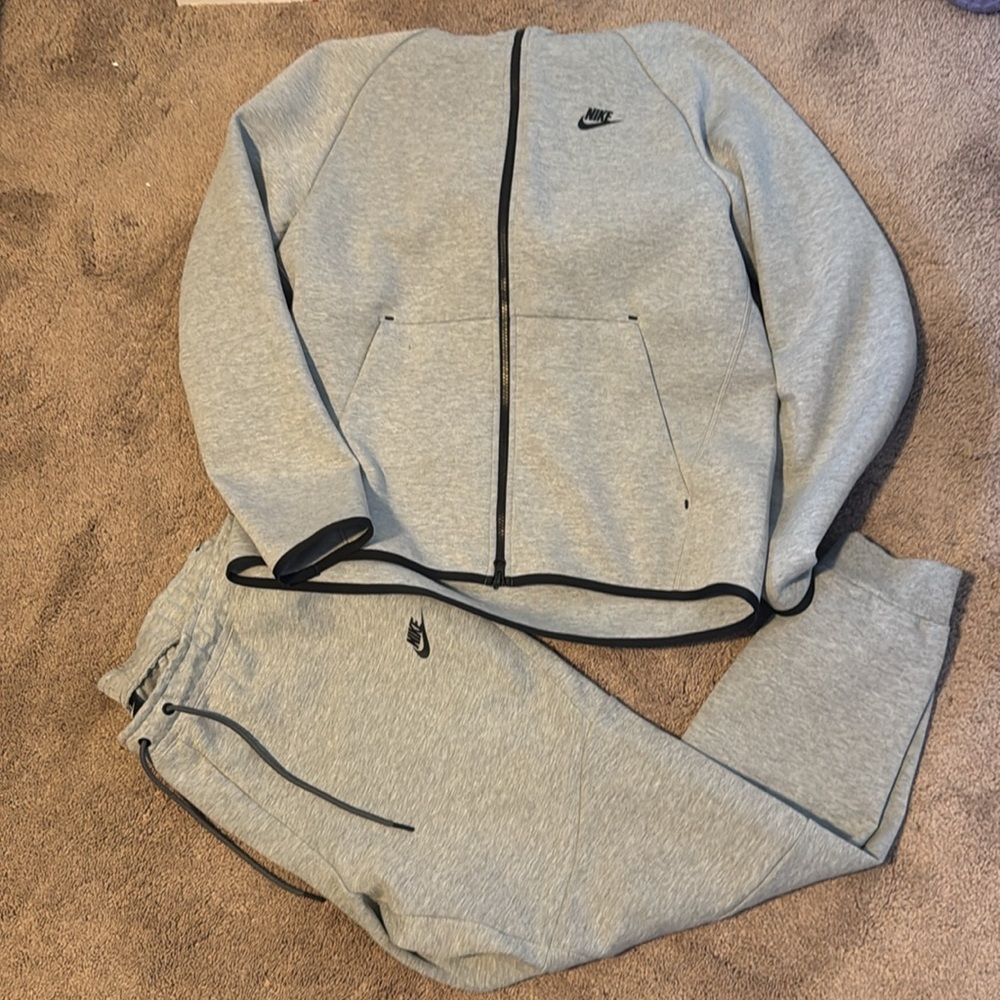 Nike Gray Utility tech full suit Jacket with Hood and Modern Design